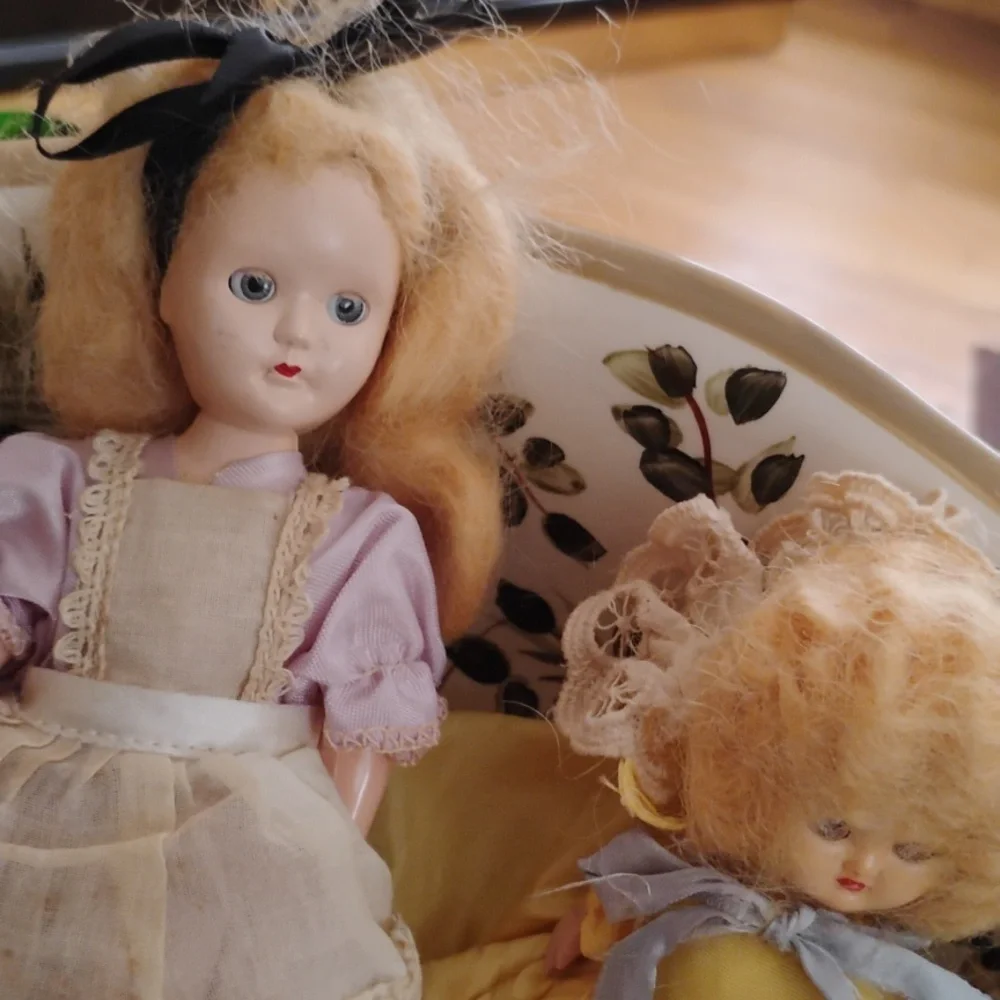 Vintage STORY BOOK Blinky Eyes Doll